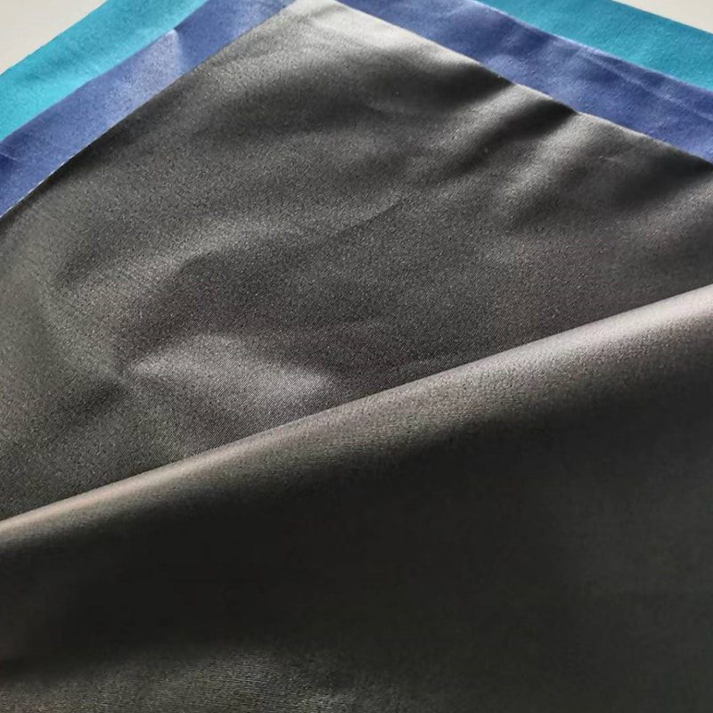 TMIE-08-1-3 통기성 드레스 천 폭 115CM 무게 90GSM 성분 폴리에스테르는 매끄러운 광택 폴리에스테르 포플린 직물로 염색되었습니다
